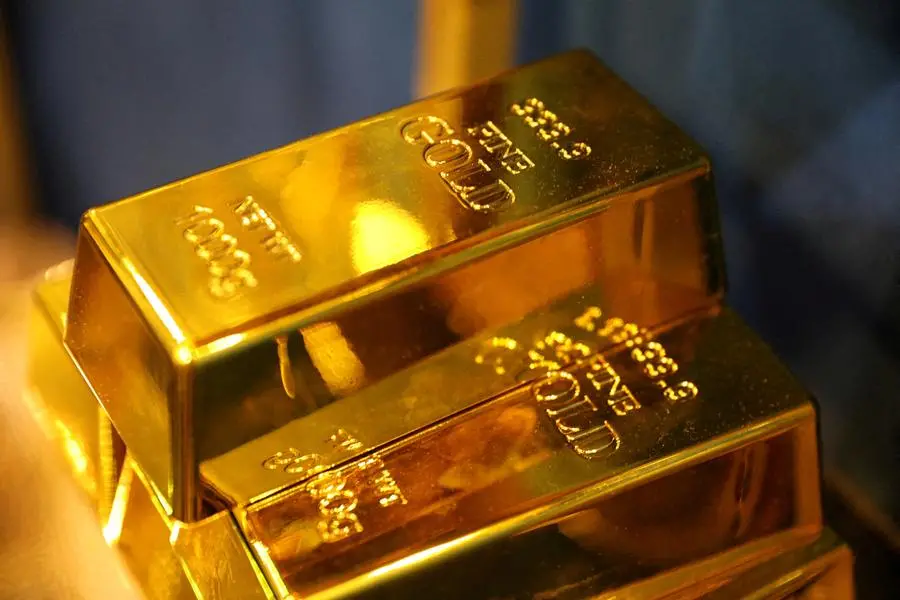Gold Holds Steady Near 2-Month Lows As Strong Dollar Weighs On Prices
