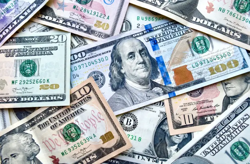 Dollar Strengthens Amid Rate Speculation & Tariff Threats